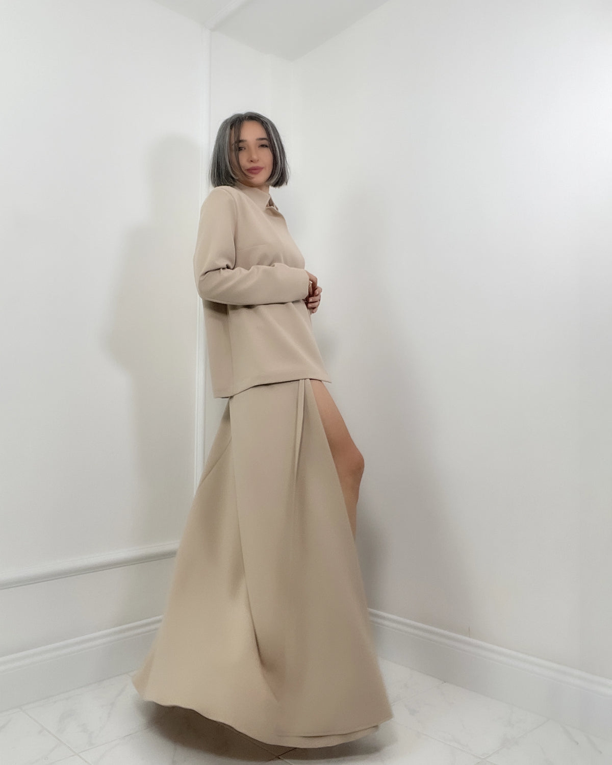 Burcu Aslan TOTAL OUTFIT CASI LOOK (JACKET + SKIRT)