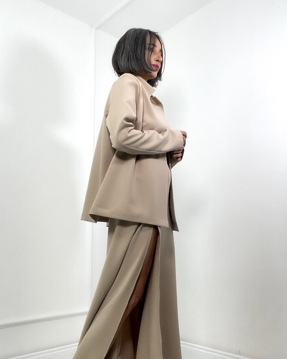 Burcu Aslan TOTAL OUTFIT CASI LOOK (JACKET + SKIRT)