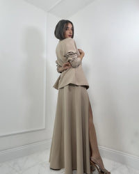 Burcu Aslan TOTAL OUTFIT CASI LOOK (JACKET + SKIRT)